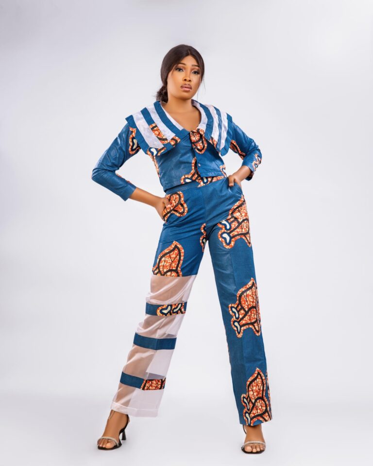 Teal Ankara Sheer Panel Trouser Set fit assistant image